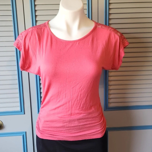 Iz byer pink tee shirt - Picture 2 of 12
